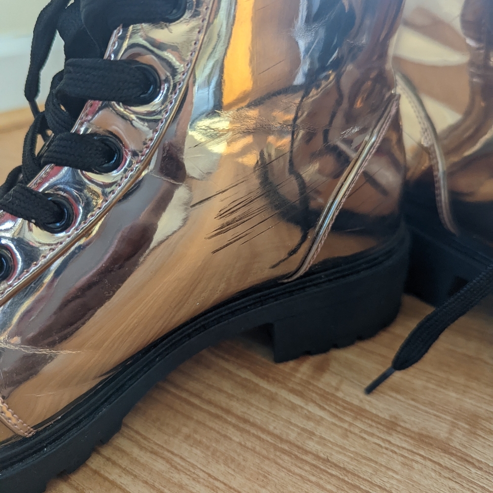 Matellic Boots - Picture 5 of 7